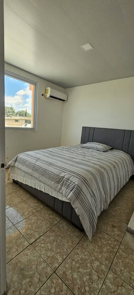 Se Alquila Casa Grande con Piscina en Residencial Las Mercedes, Santa Ana