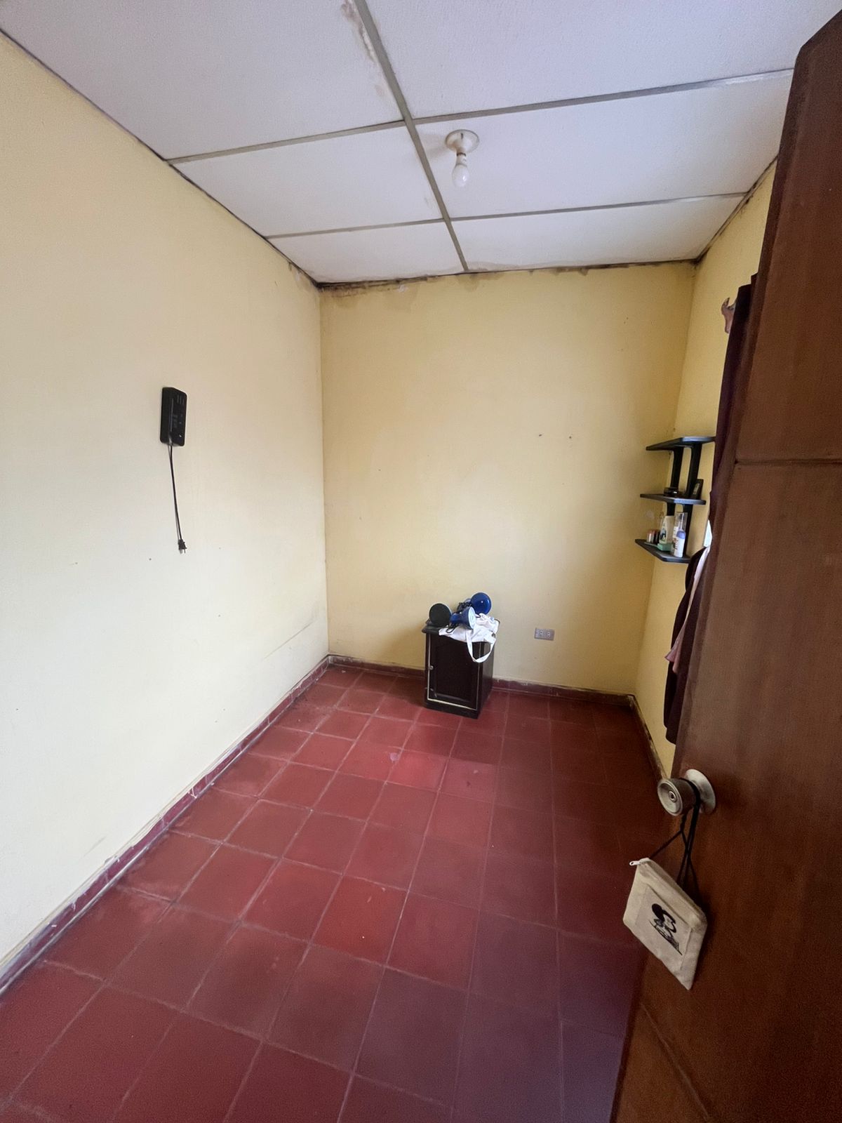 VENTA DE CASA DE PASAJE EN COLONIA EL IVU SANTA ANA, ZONA SECTOR 2000