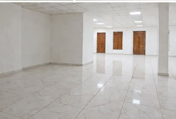 Amplio Local en Renta en el Centro de Santa Ana | Ubicación Estratégica