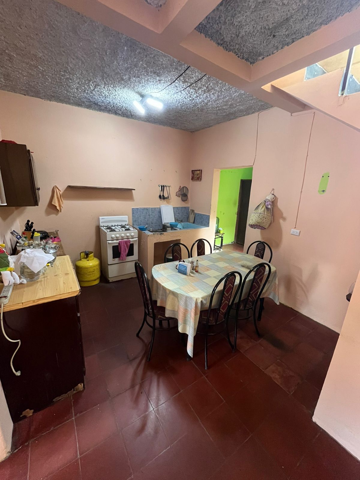 VENTA DE CASA DE PASAJE EN COLONIA EL IVU SANTA ANA, ZONA SECTOR 2000