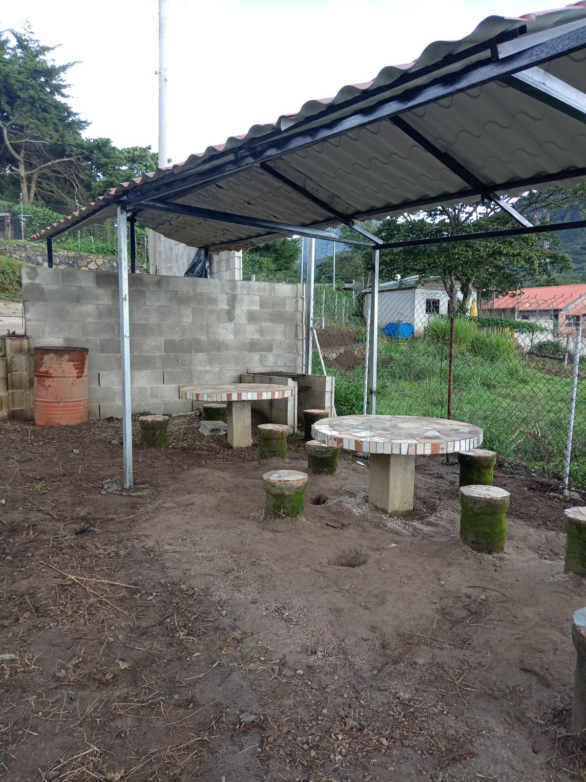 Terreno en Los Naranjos zona de Restaurante Está Carbón