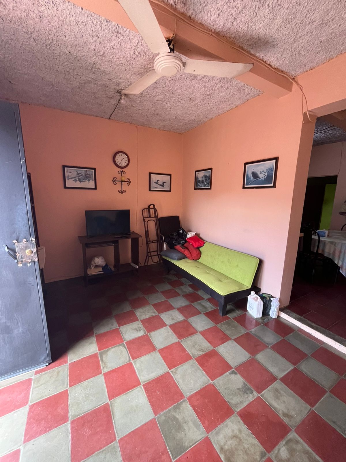 VENTA DE CASA DE PASAJE EN COLONIA EL IVU SANTA ANA, ZONA SECTOR 2000