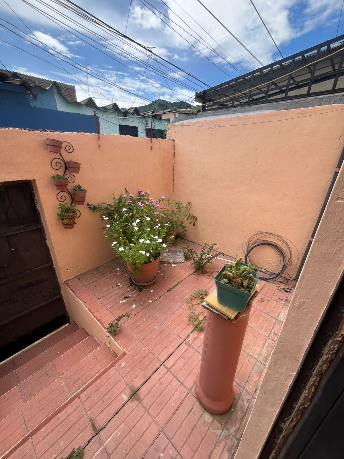 VENTA DE CASA DE PASAJE EN COLONIA EL IVU SANTA ANA, ZONA SECTOR 2000