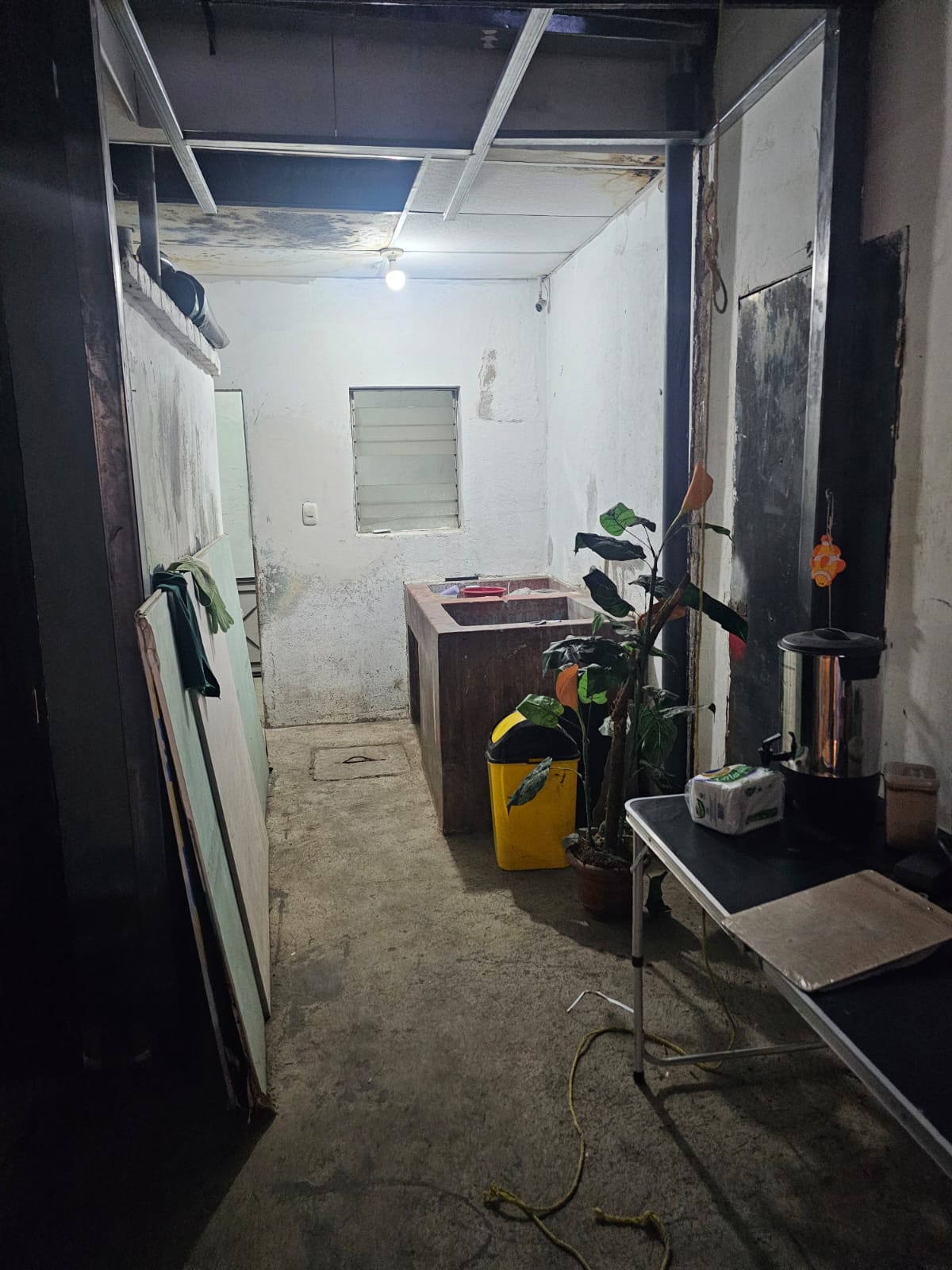 Local Comercial en Alquiler en la 25 Calle frente a PNC Mario Calvo Santa Ana