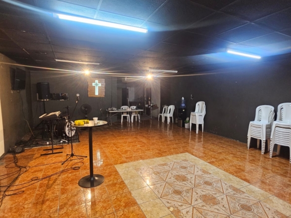 Local Comercial en Alquiler en la 25 Calle frente a PNC Mario Calvo Santa Ana
