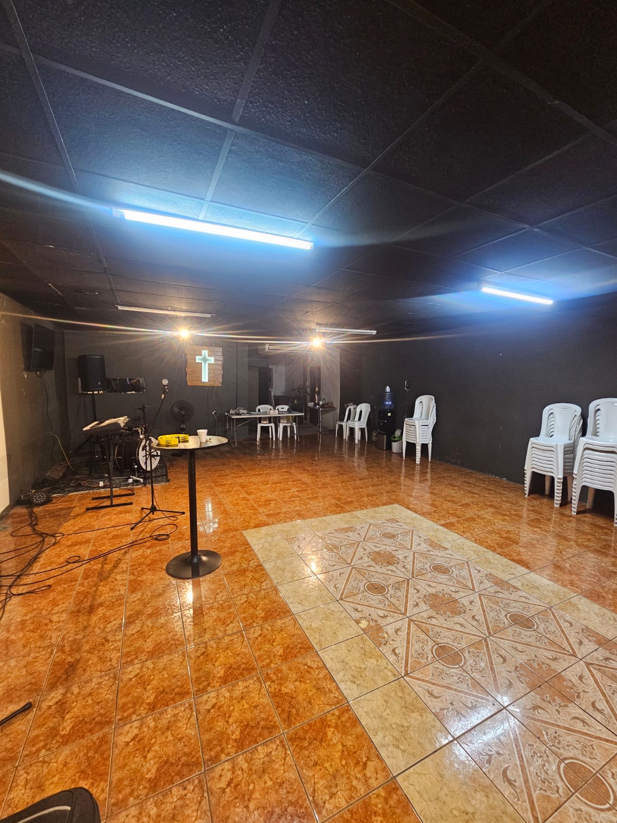 Local Comercial en Alquiler en la 25 Calle frente a PNC Mario Calvo Santa Ana