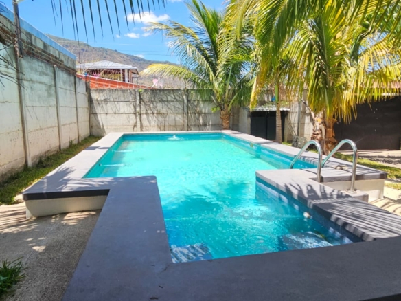 QUINTA EN VENTA EN SEGUNDA LINEA DEL LAGO DE COATEPEQUE