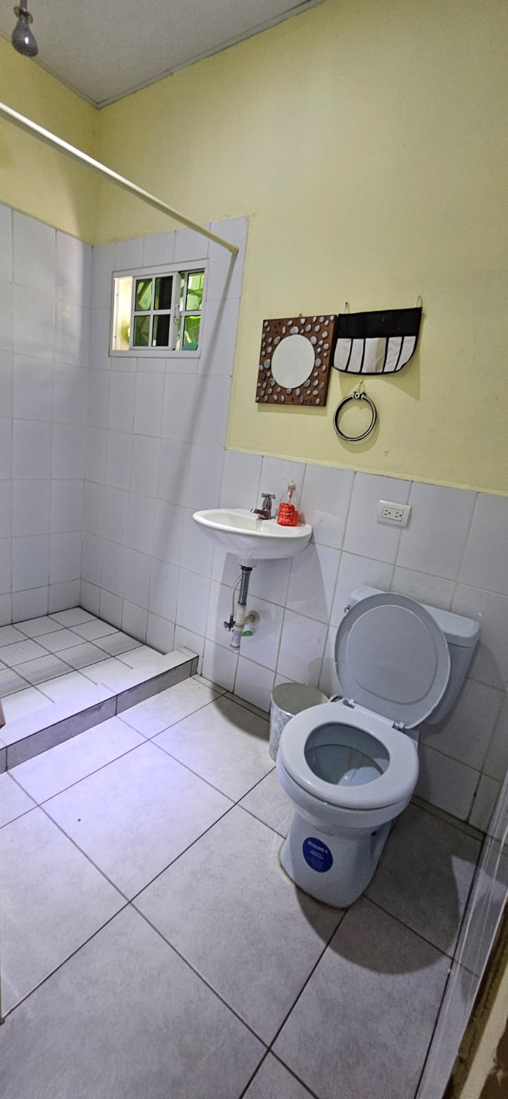 QUINTA EN VENTA EN SEGUNDA LINEA DEL LAGO DE COATEPEQUE