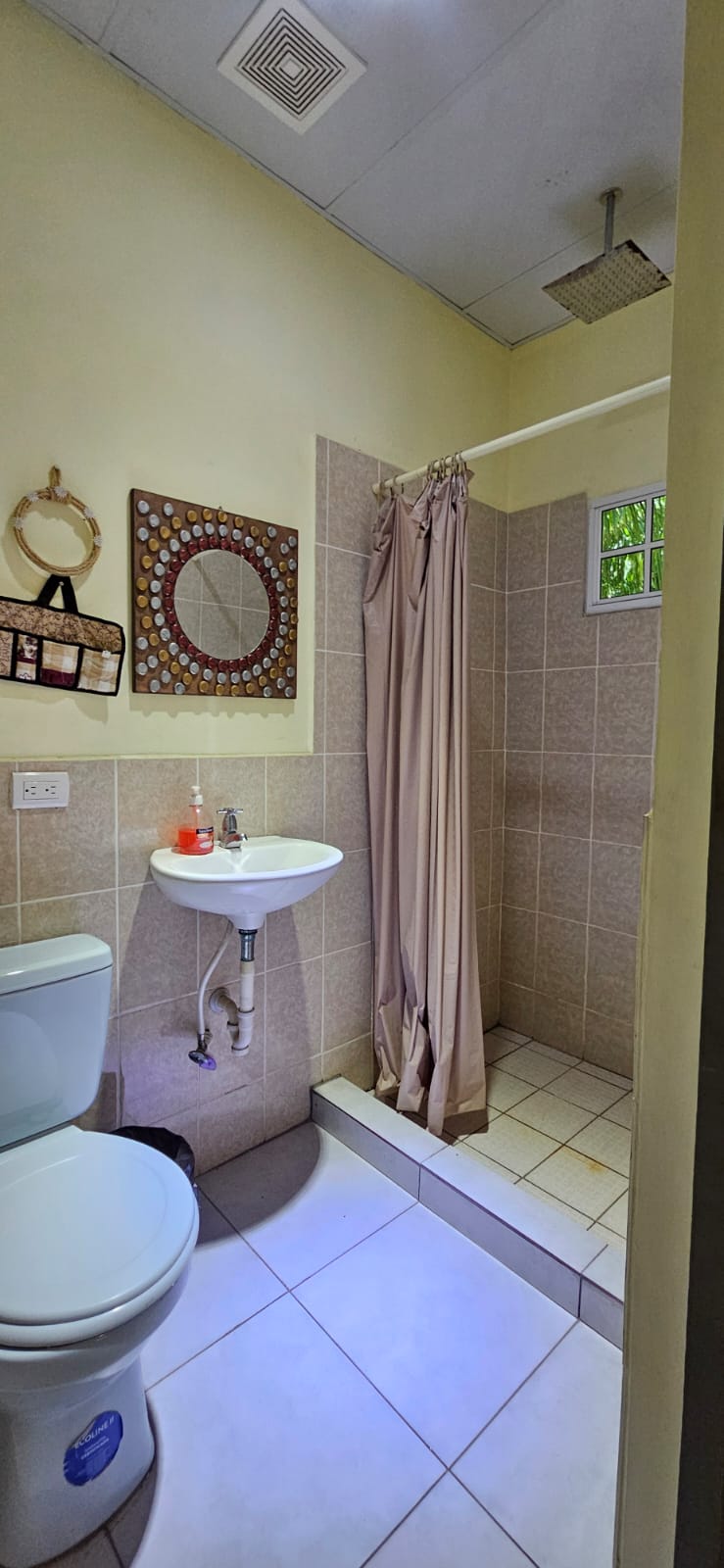 QUINTA EN VENTA EN SEGUNDA LINEA DEL LAGO DE COATEPEQUE