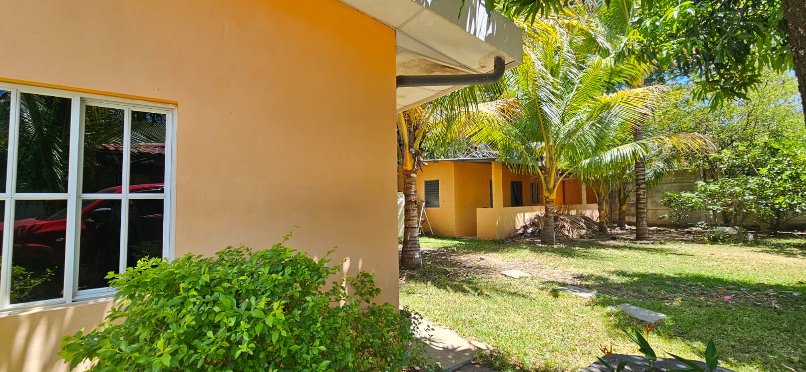 QUINTA EN VENTA EN SEGUNDA LINEA DEL LAGO DE COATEPEQUE