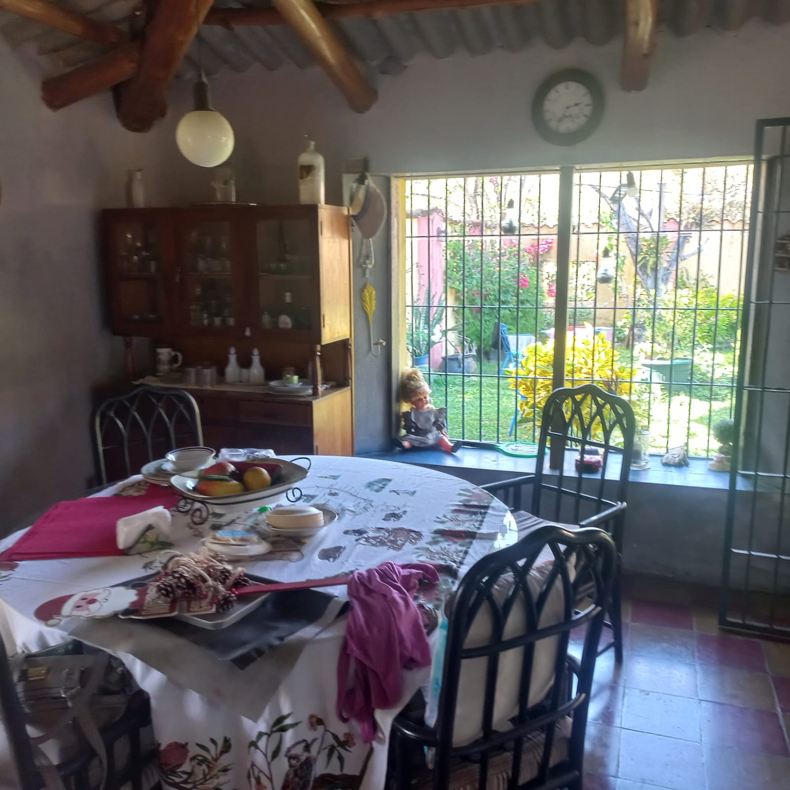 Casa colonial en media manzana de terreno en Rio Zarco