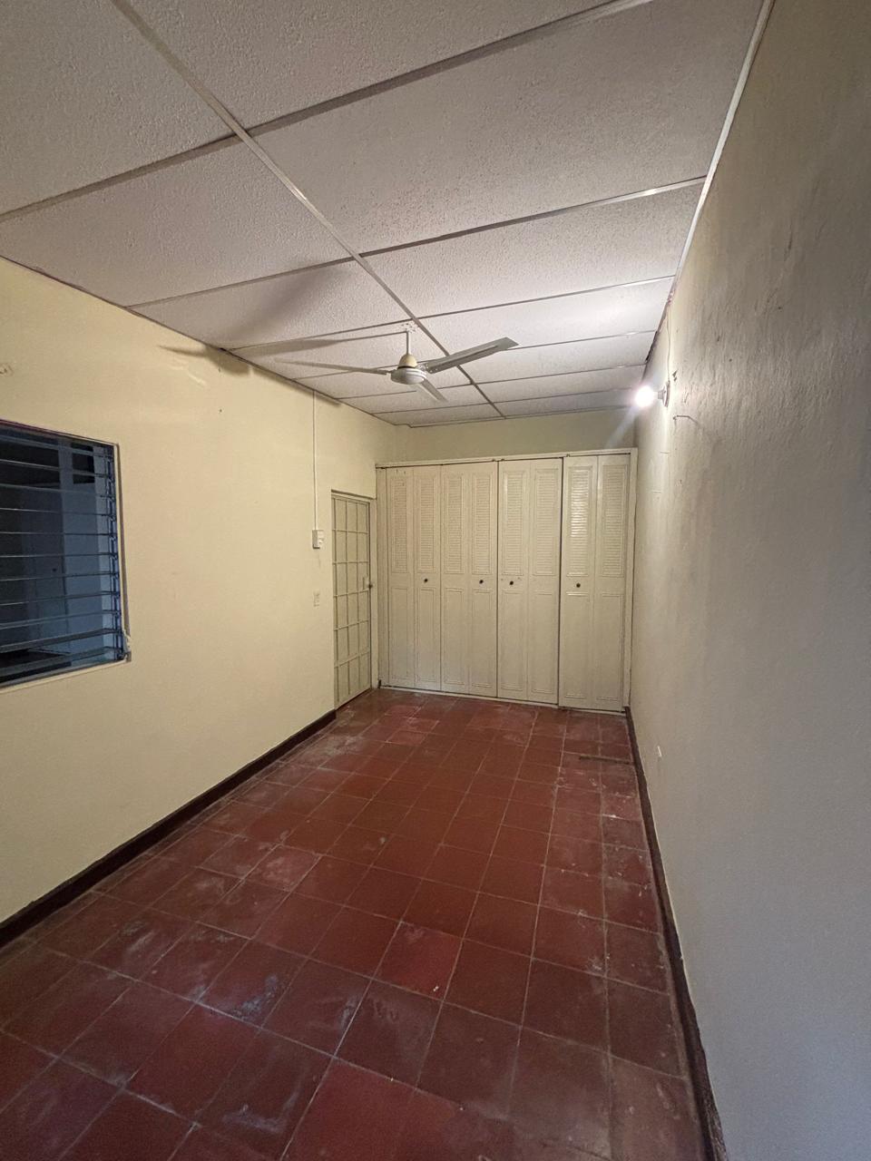 Casa en venta en Colonia Las Mercedes, Santa Ana, a pocas cuadras del Estadio Óscar Quiteño.