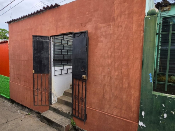 CASA EN VENTA EN ALTOS DEL PALMAR, SANTA ANA