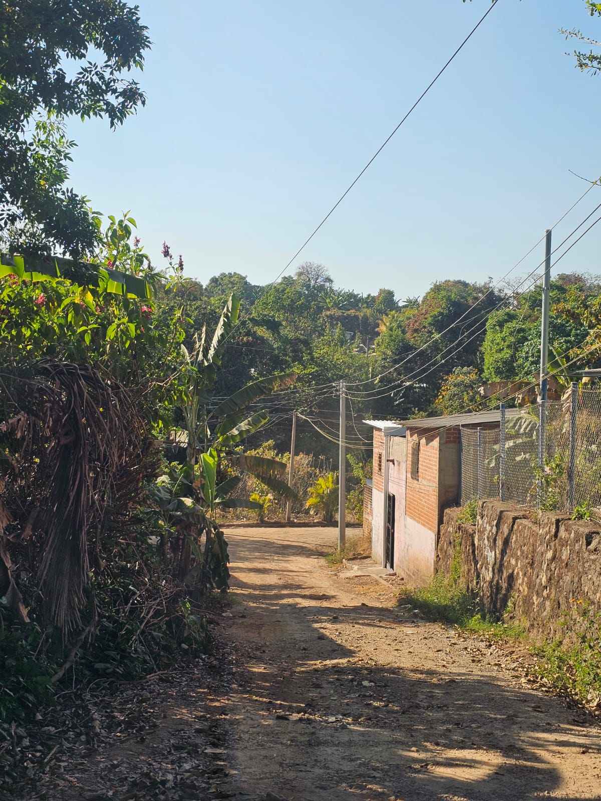 Lote de Esquina en Venta en Colonia Santa Marina, a 2.6 km de UNICAES Santa Ana