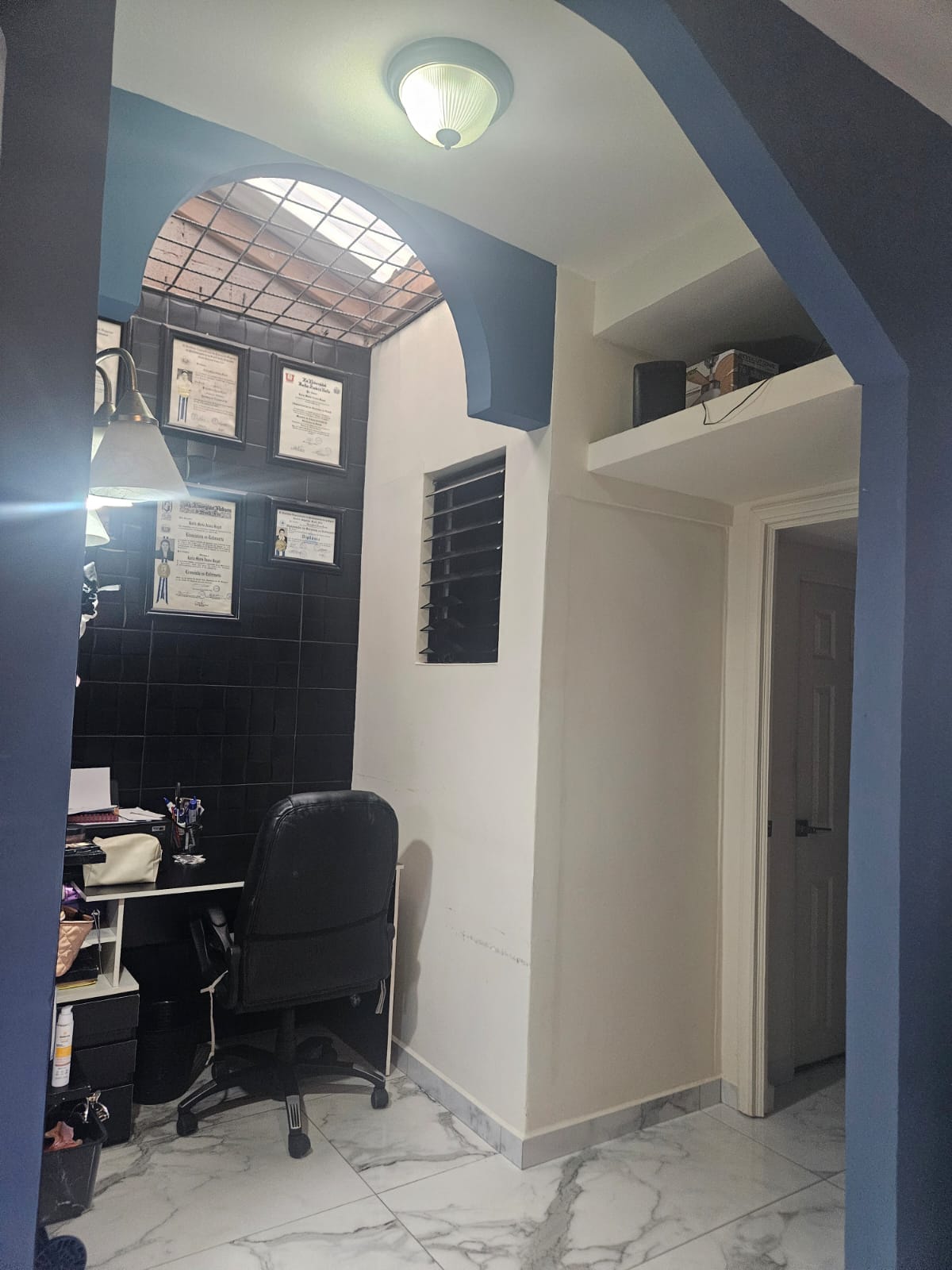 MODERNA Y ELEGANTE CASA EN VENTA,BELLA SANTA ANA