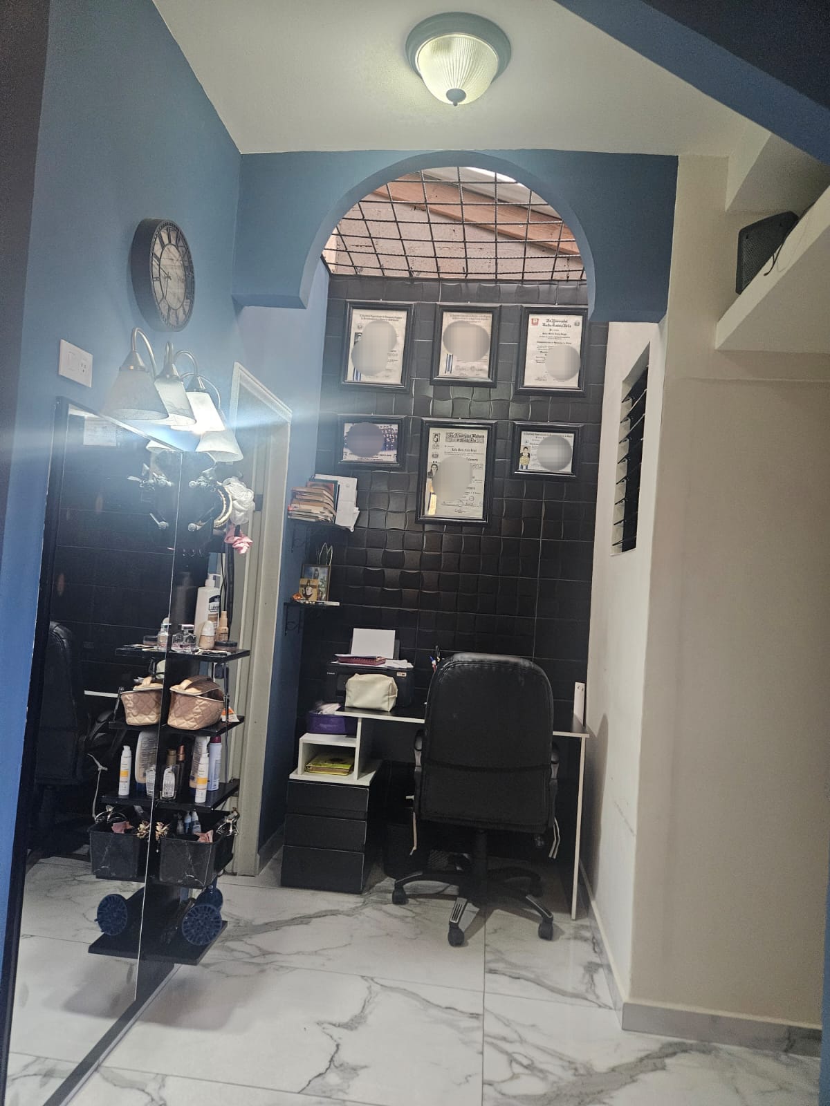 MODERNA Y ELEGANTE CASA EN VENTA,BELLA SANTA ANA