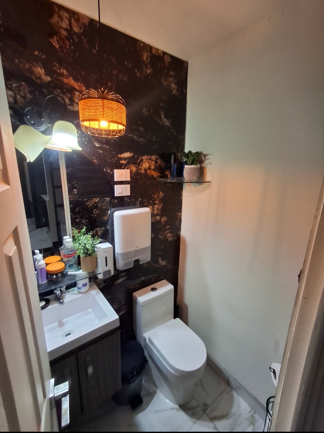 MODERNA Y ELEGANTE CASA EN VENTA,BELLA SANTA ANA
