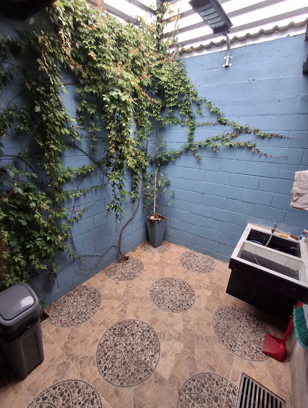 MODERNA Y ELEGANTE CASA EN VENTA,BELLA SANTA ANA