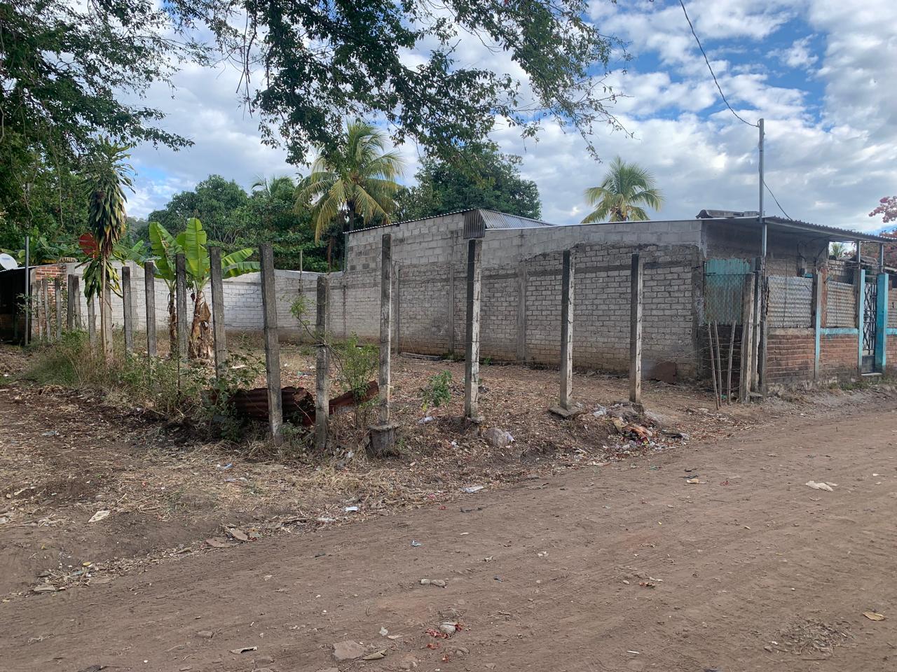 Lote en Venta en El Ranchador Santa Ana El Salvador.