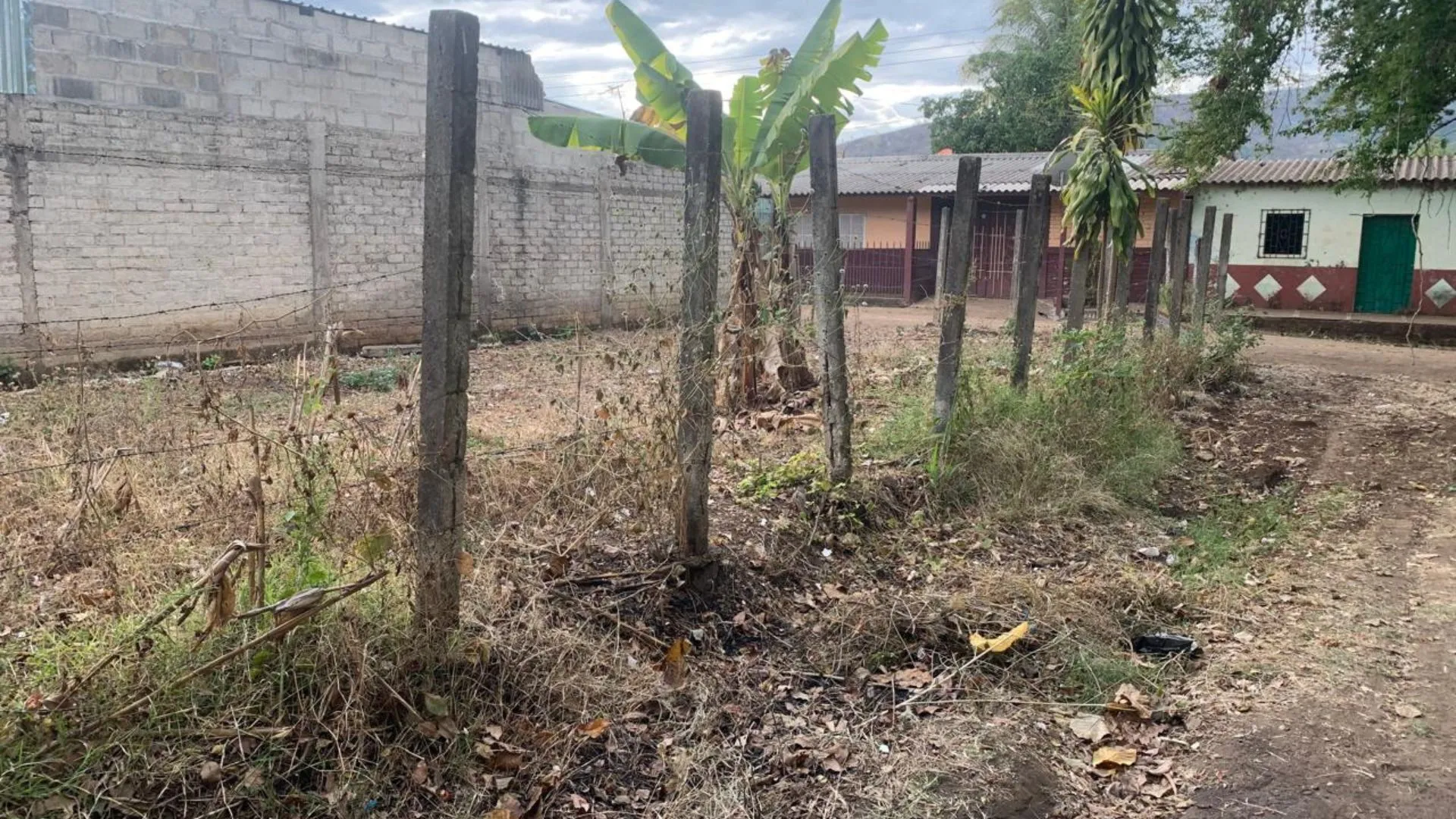 Lote en Venta en El Ranchador Santa Ana El Salvador.