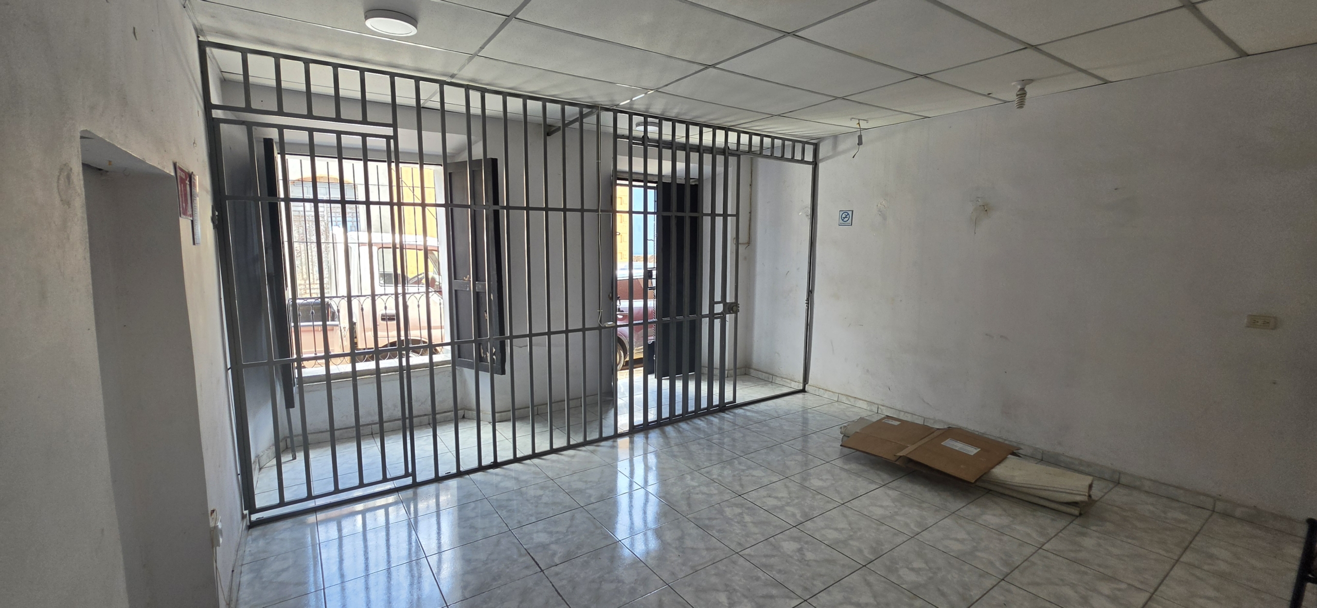 Local comercial en alquiler, excelente ubicación cerca del Hospital San Juan de Dios