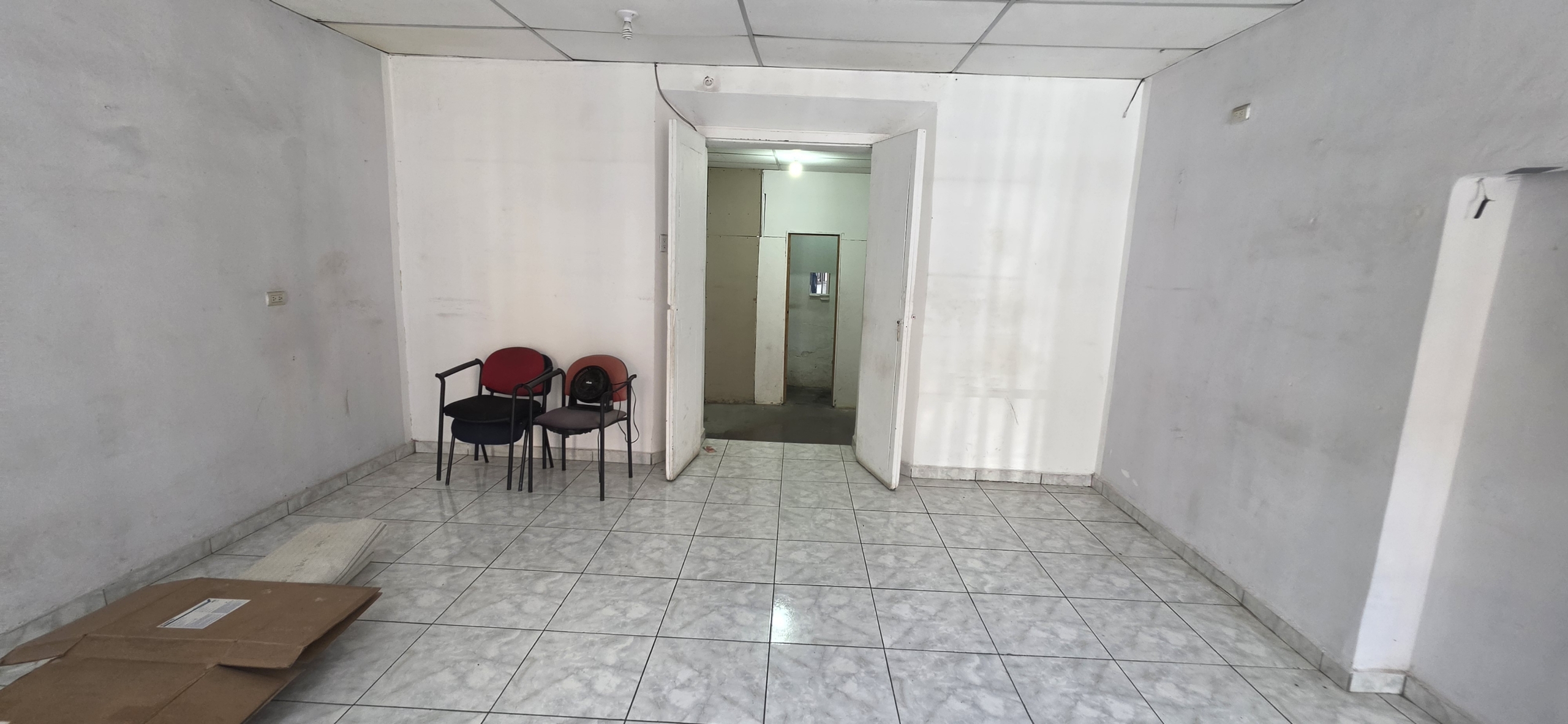 Local comercial en alquiler, excelente ubicación cerca del Hospital San Juan de Dios