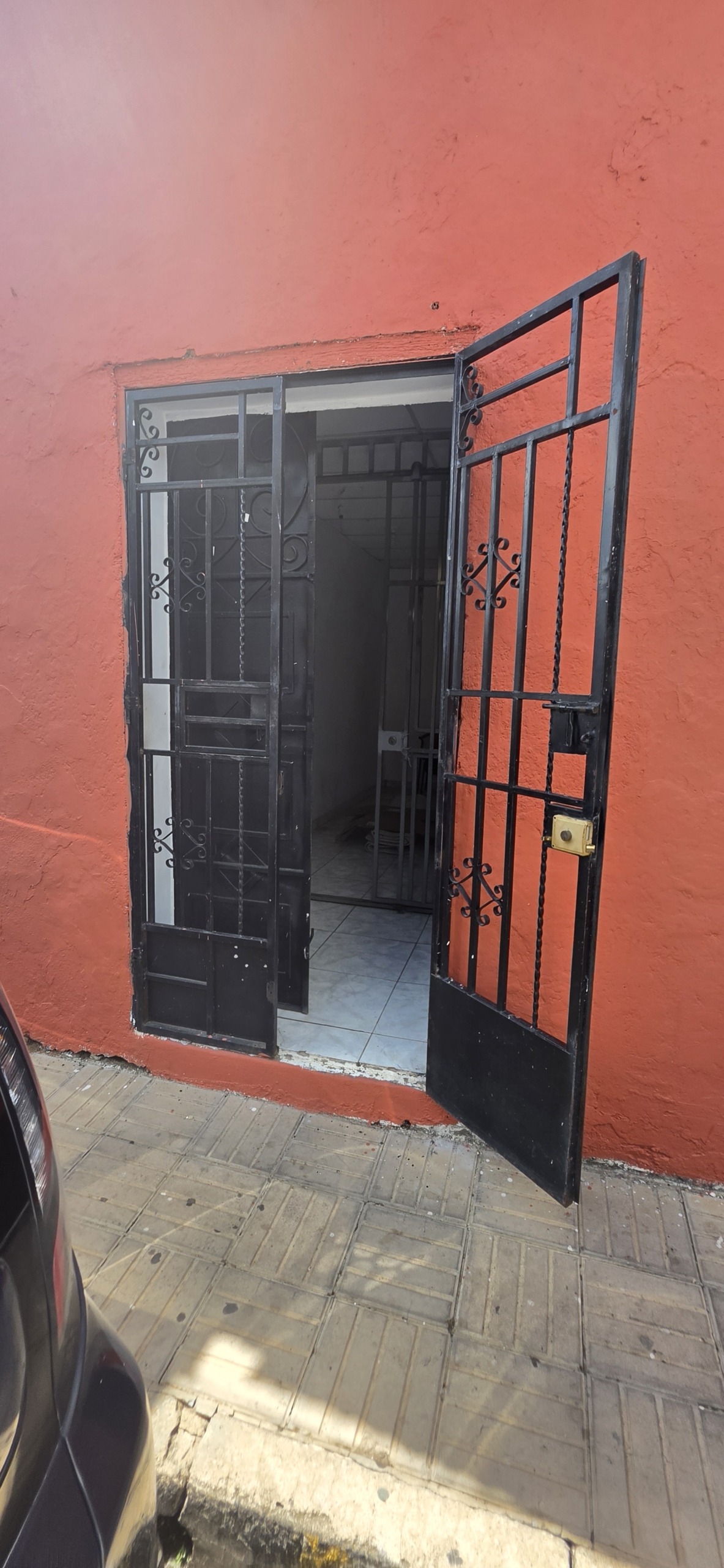 Local comercial en alquiler, excelente ubicación cerca del Hospital San Juan de Dios