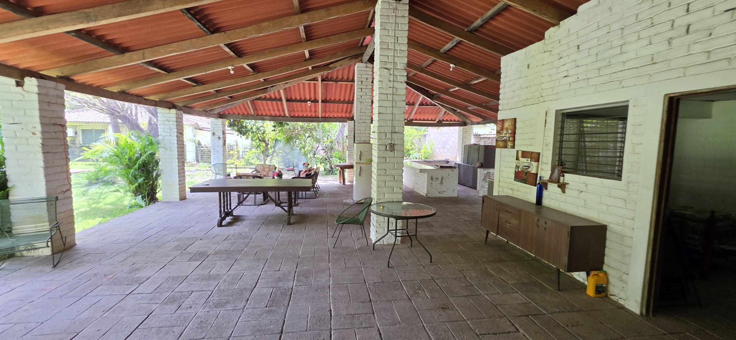 Rancho de Playa en Venta en Costa Azul, Acajutla | 1,224 m² de Terreno con Piscina y 3 Habitaciones