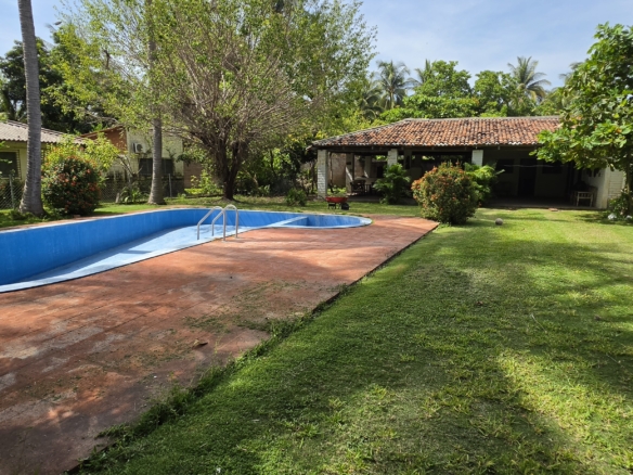 Rancho de Playa en Venta en Costa Azul, Acajutla | 1,224 m² de Terreno con Piscina y 3 Habitaciones
