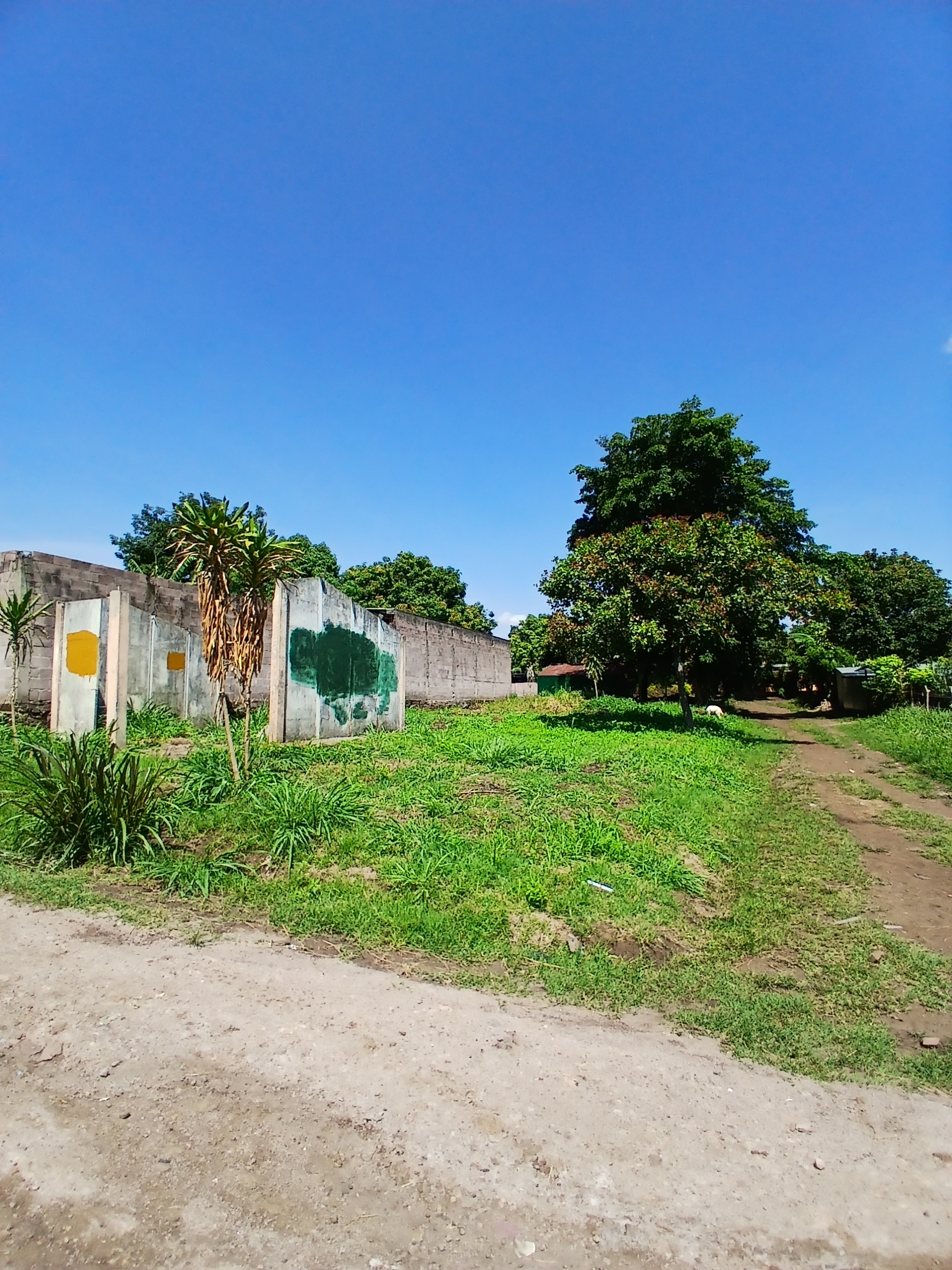 EN VENTA LOTE DE ESQUINA EN LOTIFICACION LAS MARÍAS,SANTA ANA