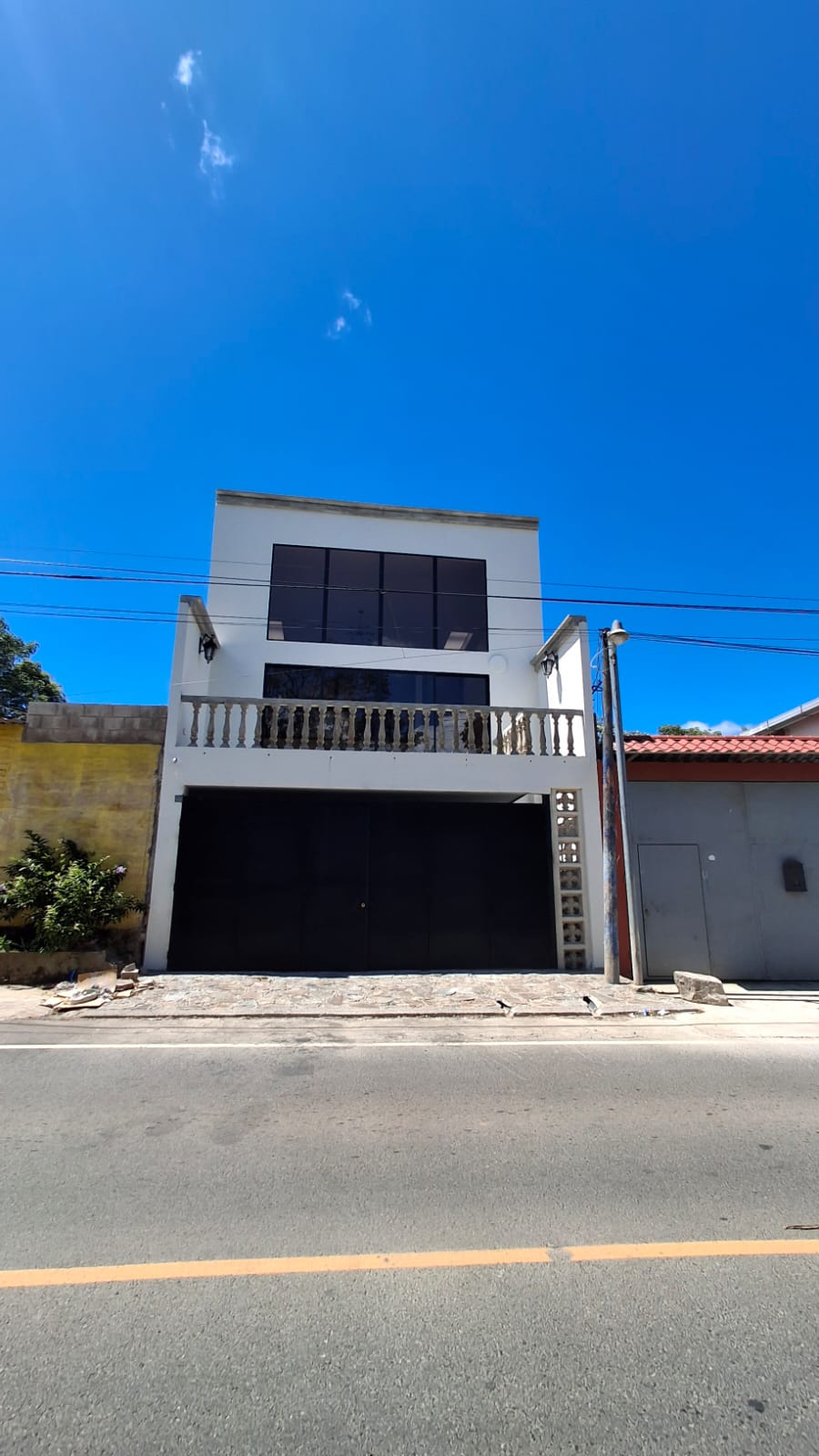 Casa en Venta en Apaneca – Sobre la carretera principal