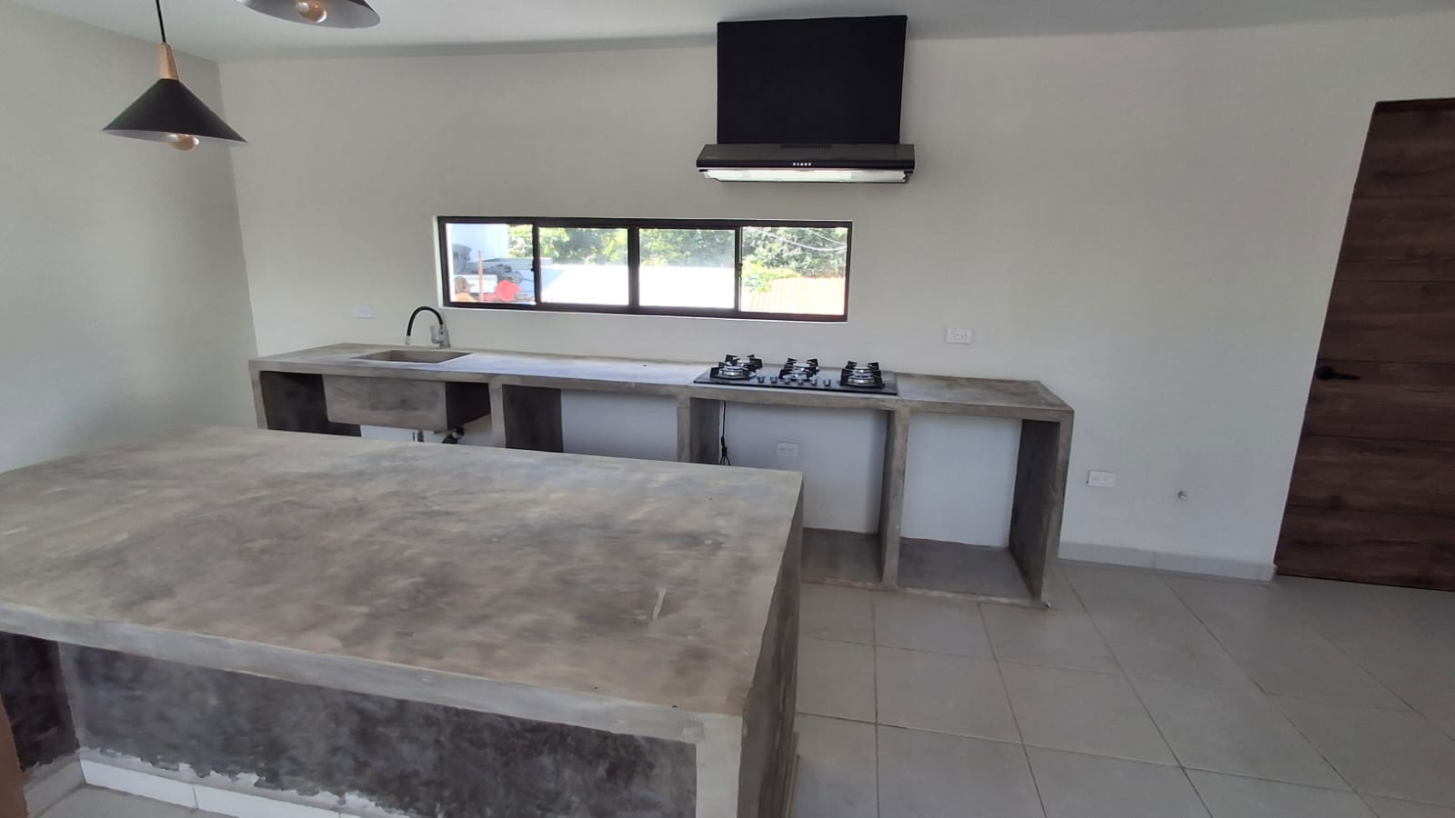 Casa en Venta en Apaneca – Sobre la carretera principal