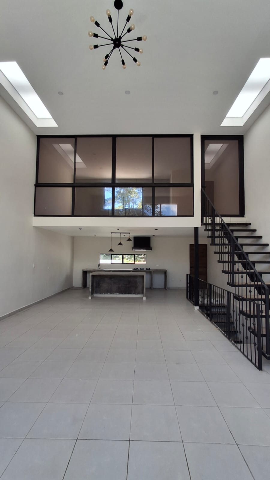 Casa en Venta en Apaneca – Sobre la carretera principal