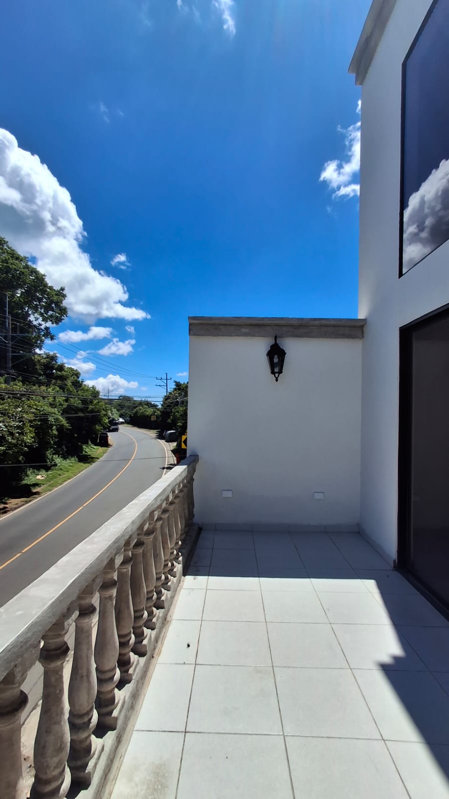 Casa en Venta en Apaneca – Sobre la carretera principal