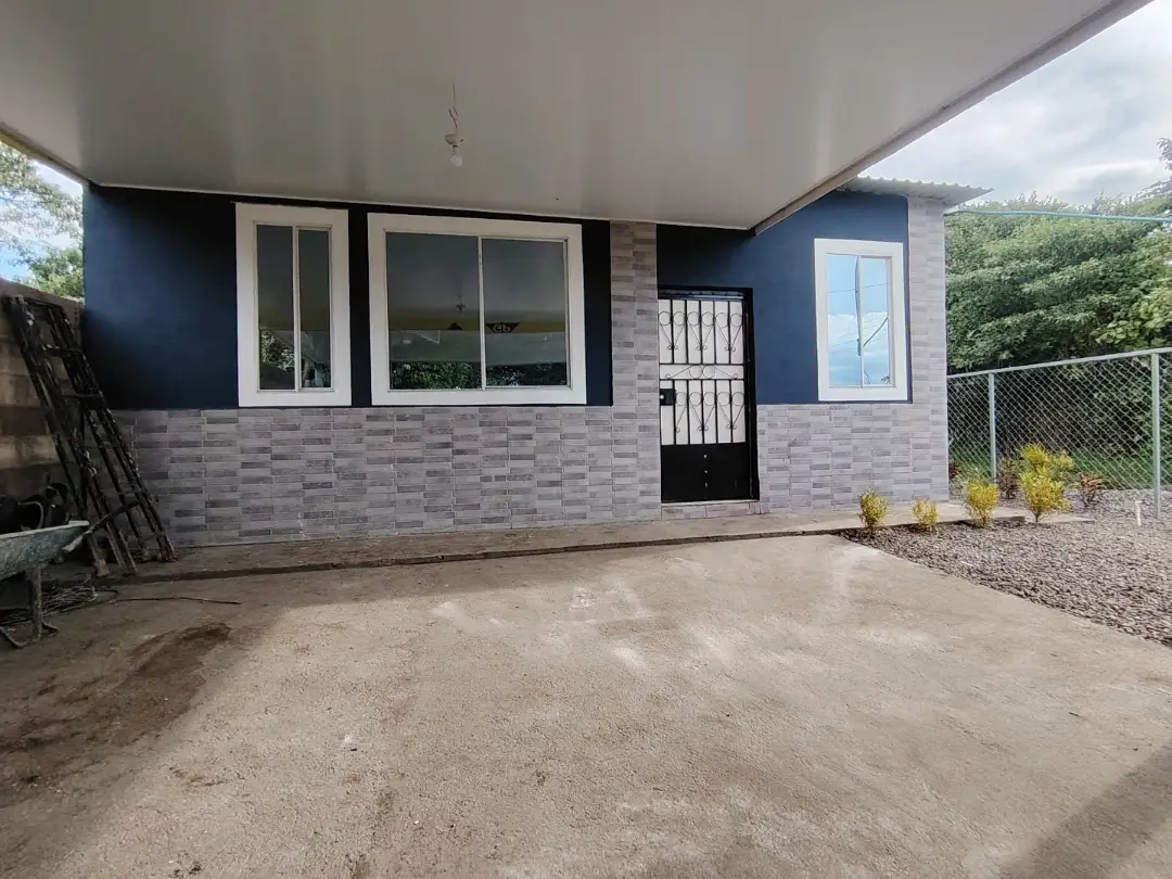 Casa Nueva en Venta en Santa Ana Colonia Cristales cerca de redondel la Ceiba