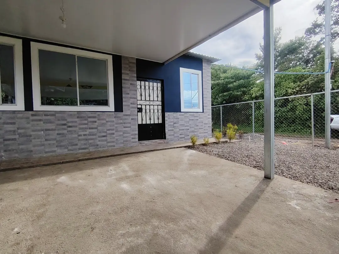 Casa Nueva en Venta en Santa Ana Colonia Cristales cerca de redondel la Ceiba