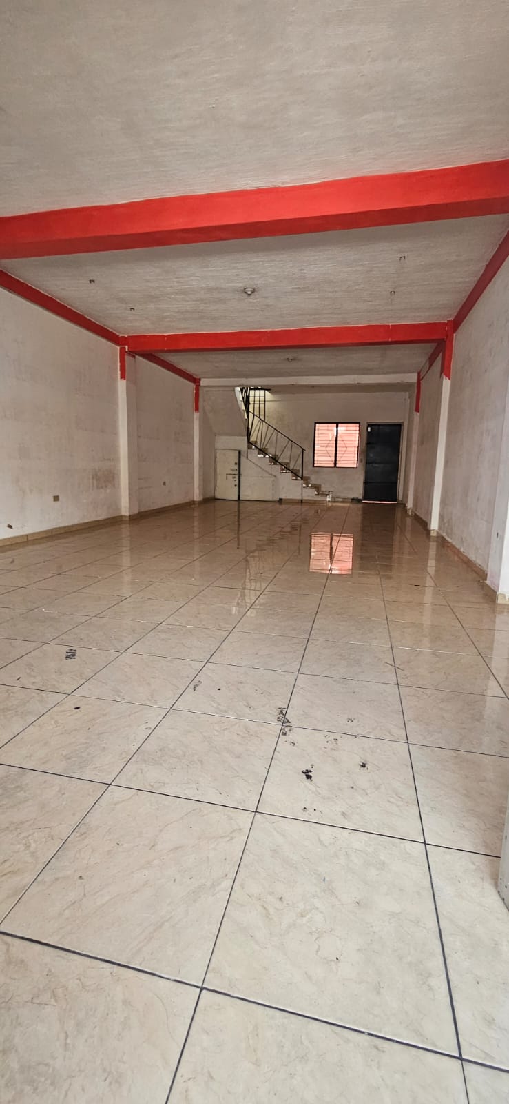 LOCAL COMERCIAL EN EL CENTRO DE SANTA ANA