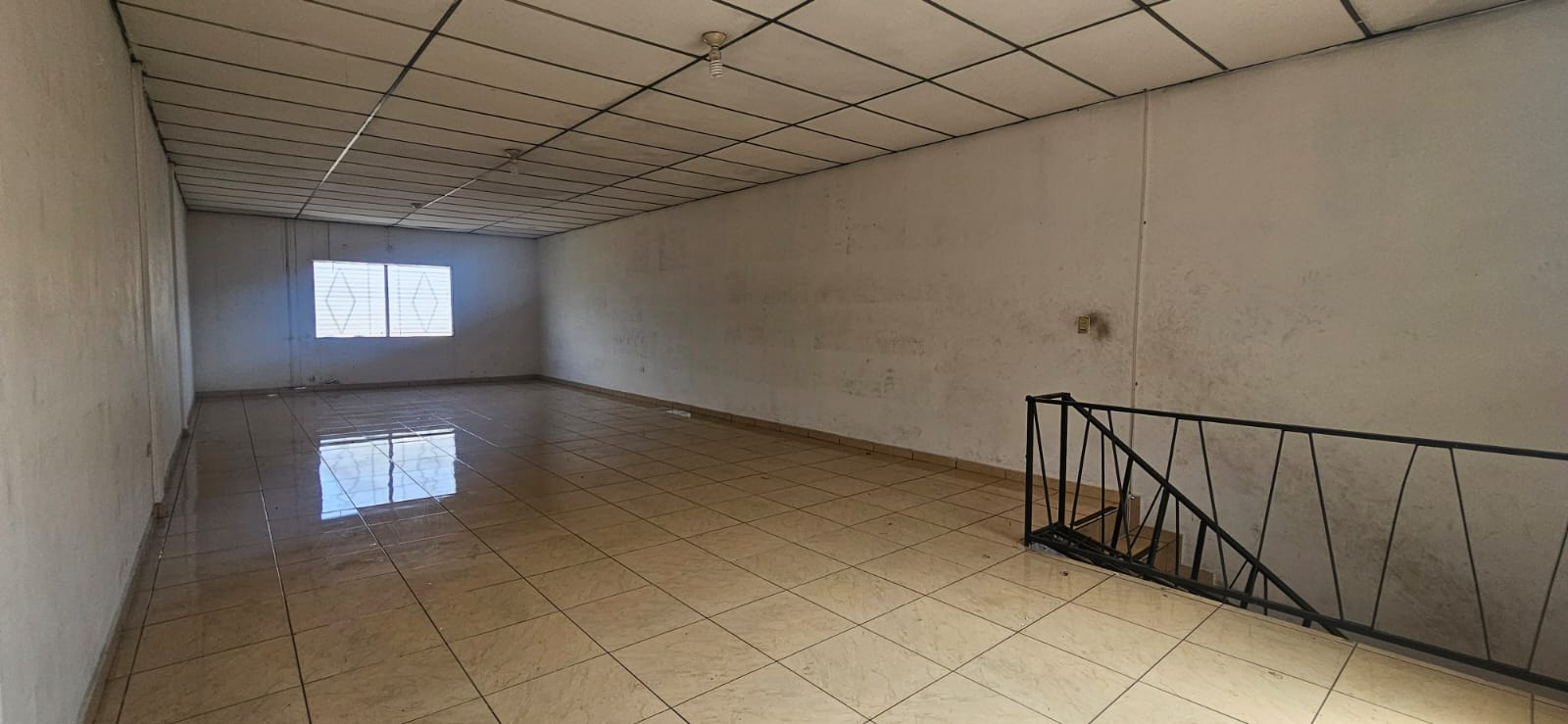 LOCAL COMERCIAL EN EL CENTRO DE SANTA ANA